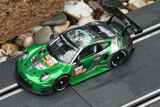 30908 Carrera Digital 132 Porsche 911 RSR Team Proton Competition P. Long S. Pumpelly T. Pappas Nr. 99 Le Mans 2018 - 30908