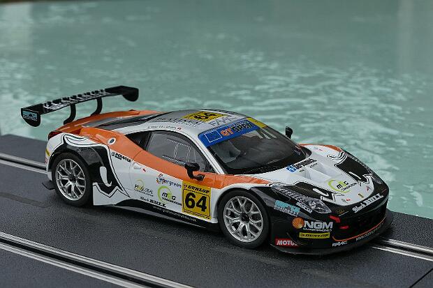 23811 Carrera Digital 124 Ferrari 458 Italia GT3 Black Bull Racing Nr.64 GT Open 2014 - 23811 verkauft