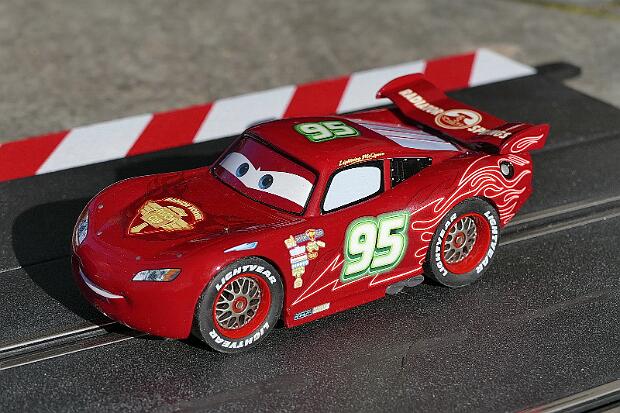 30751 Carrera Digital 132 Disney Pixar Cars NEON Lightning McQueen Nr.95 - 30751